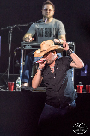 JasonAldean-HylanPhotography-PPLCenter-CatCountry-213154.jpg