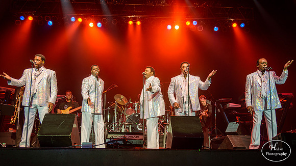 TemptaionsReview_ft_DennisEdwards-HylanPhotography-SandsBethlehemEventCenter-WLEV-02.jpg