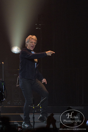 BonJovi-HylanPhotography-PPLCenter-WLEV-203845.jpg