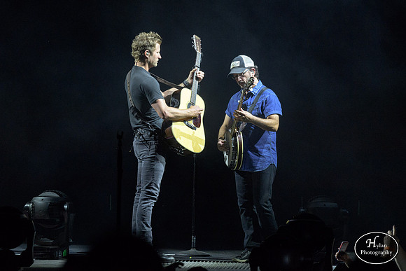 DierksBentley-HylanPhotography-PavilionAtMontage-CatCountry-01-6.jpg