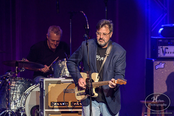 VinceGill-HylanPhotography-FMKirby-CatCountry96-193424.jpg