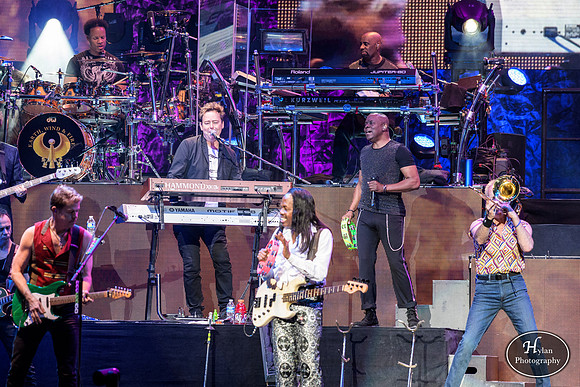 Chicago-EarthWind&Fire-HylanPhotography-PPLCenter-WLEV-200133.jpg