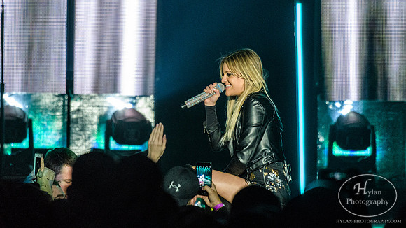 KelseaBallerini-HylanPhotography-MoheganSunArenaPa-CatCountry-202453.jpg
