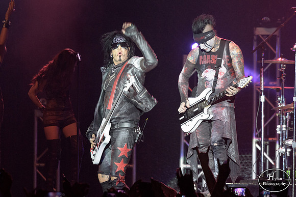 Sixx-A.M.-HylanPhotography-SandsBethlehemEventCenter--5.jpg