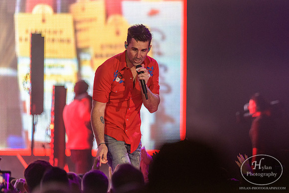 JakeOwen-HylanPhotography-MoheganSunArenaPa-CatCountry-210849.jpg