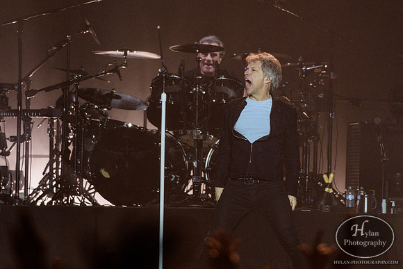 BonJovi-HylanPhotography-PPLCenter-WLEV-203751.jpg