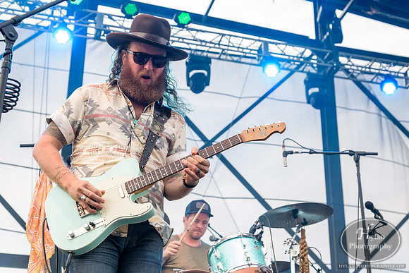 BrothersOsborne-HylanPhotography-AllentownFair2016-CatCountry-190240.jpg