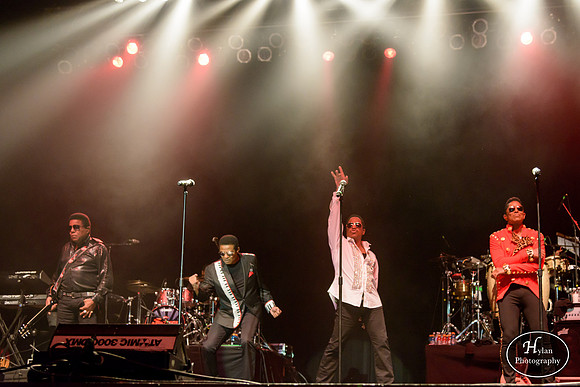 TheJacksons-HylanPhotography-SandsBethlehemEventCenter-WLEV-01.jpg