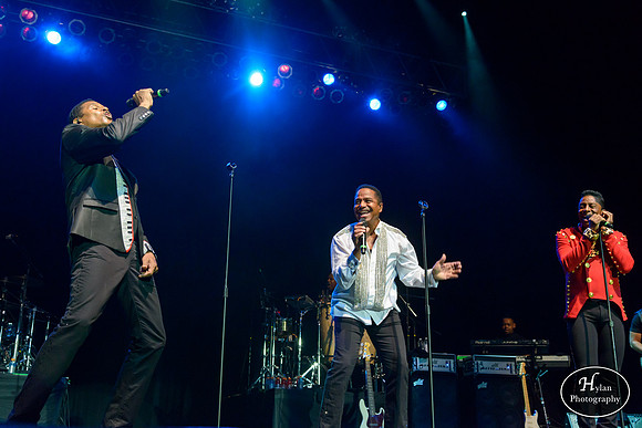TheJacksons-HylanPhotography-SandsBethlehemEventCenter-WLEV-231616.jpg