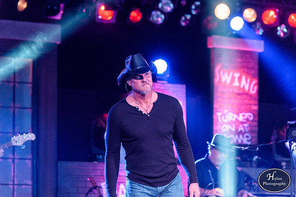 TraceAdkins-HylanPhotography-MoheganSunPocono-CatCountry-211542.jpg