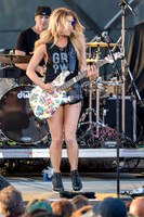 LindsayEll-HylanPhotography-AllentownFair17-CatCountry96-3.jpg