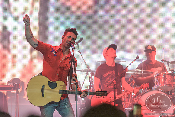 JakeOwen-HylanPhotography-MoheganSunArenaPa-CatCountry-210238.jpg