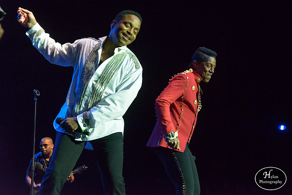 TheJacksons-HylanPhotography-SandsBethlehemEventCenter-WLEV-231608.jpg