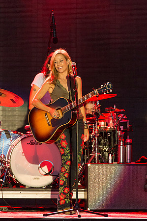 Sheryl-Crow-Hylan-Musikfest-2014-1.jpg