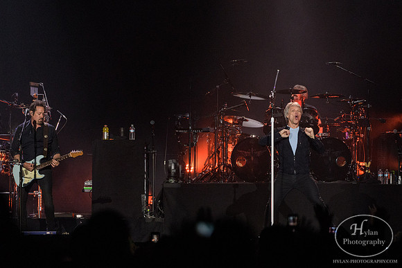 BonJovi-HylanPhotography-PPLCenter-WLEV-2-7.jpg