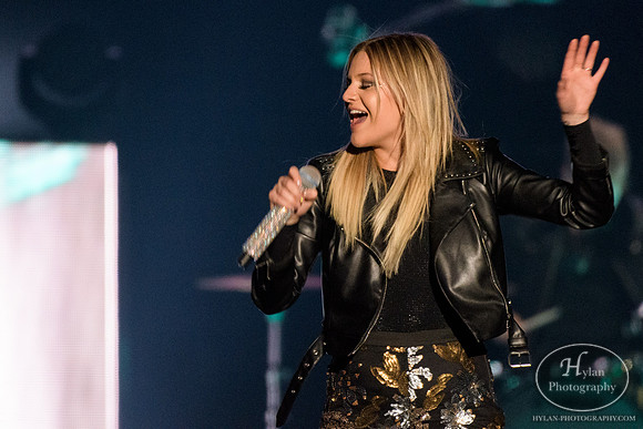 KelseaBallerini-HylanPhotography-MoheganSunArenaPa-CatCountry-202627.jpg