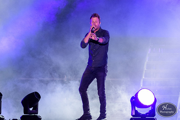 DierksBentley-HylanPhotography-Musikfest2016-CatCountry-01-9.jpg