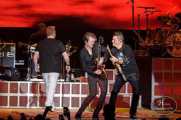 RascalFlatts-HylanPhotography-AllentownFair17-CatCountry96-4.jpg