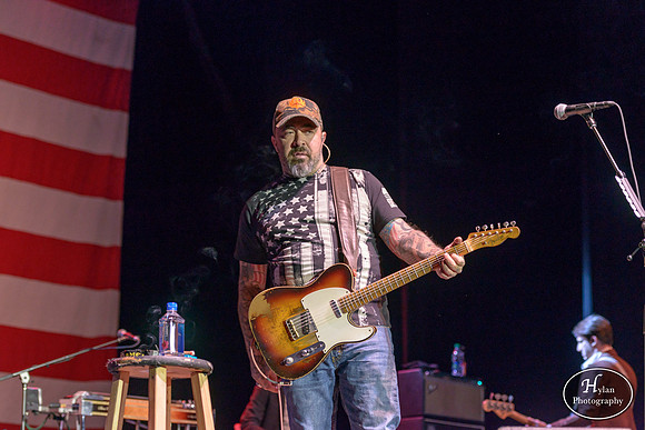 AaronLewis-HylanPhotography-SandsBethlehemEventCenter-CatCountry-212422.jpg