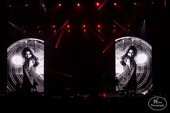 ShaniaTwain-HylanPhotography-PPLCenter-CatCountry-WLEV-01-2.jpg
