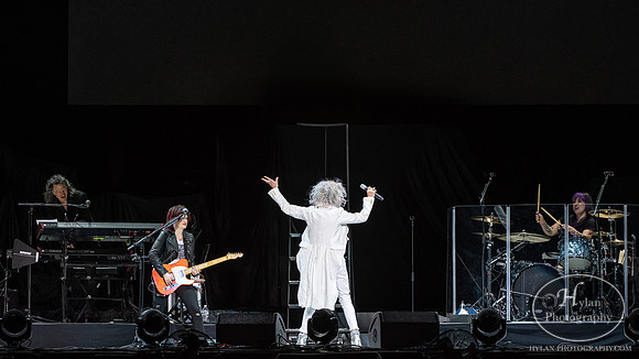 CyndiLauper-HylanPhotography-PPLCenter-WLEV-194242.jpg