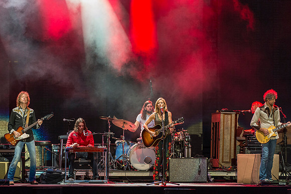 Sheryl-Crow-Hylan-Musikfest-2014-3.jpg