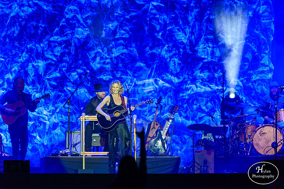 JenniferNettles-HylanPhotography-SandsBethlehemEventCenter-CatCountry-02.jpg