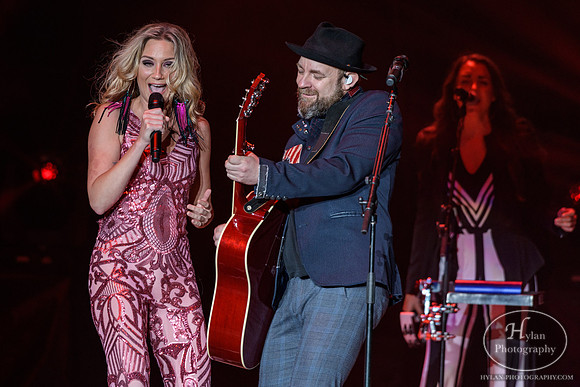 Sugarland-HylanPhotography-AllentownFair-CatCountry96-204732.jpg