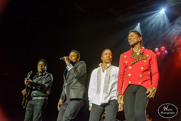 TheJacksons-HylanPhotography-SandsBethlehemEventCenter-WLEV-230756.jpg
