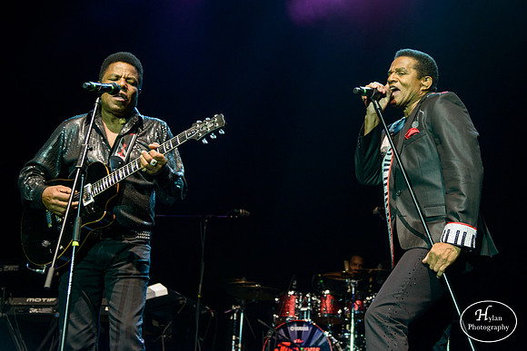 TheJacksons-HylanPhotography-SandsBethlehemEventCenter-WLEV-02.jpg