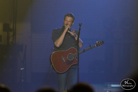 BlakeShelton-HylanPhotography-MoheganSunArena-CatCountry-204604.jpg