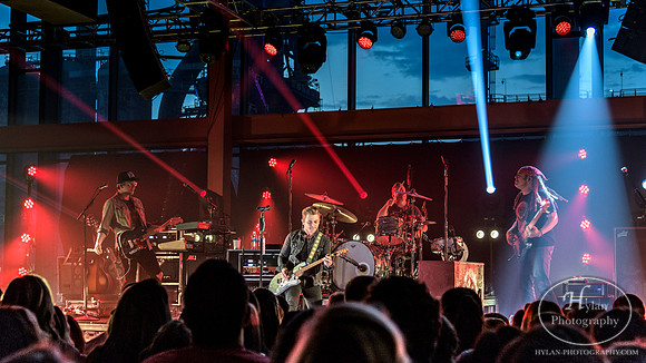 HunterHayes-HylanPhotography-SteelStacks-CatCountry96-3-3.jpg