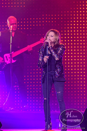 MartinaMcBride-HylanPhotography-SandsEventCenter-CatCountry-205657.jpg