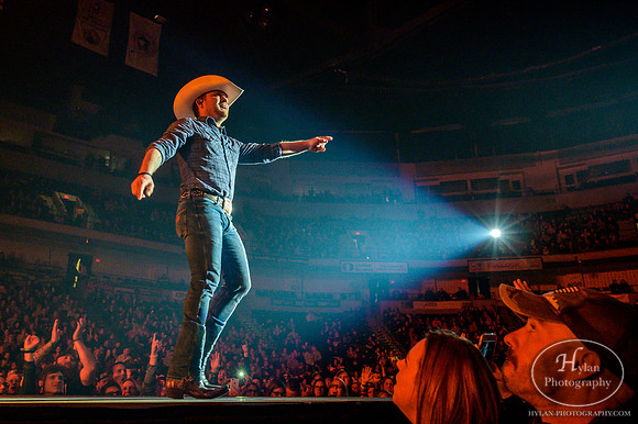 JustinMoore-HylanPhotography-MoheganPa-CatCountry96-2-8.jpg