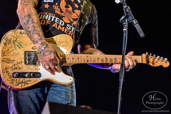 AaronLewis-HylanPhotography-SandsEventCenter-WLEV-202807.jpg