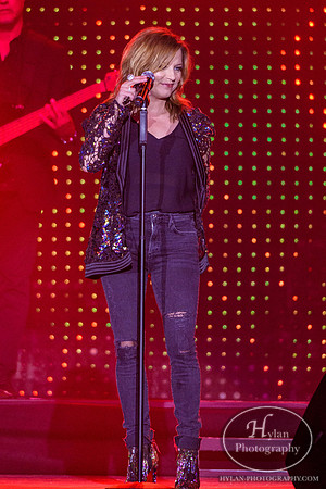 MartinaMcBride-HylanPhotography-SandsEventCenter-CatCountry-2-2.jpg