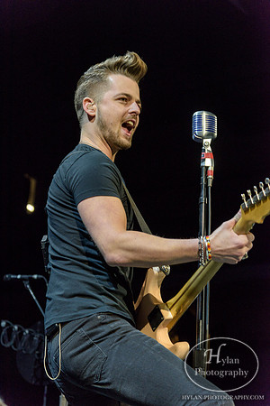 ChaseBryant-HylanPhotography-MoheganSunArena-CatCountry-02.jpg
