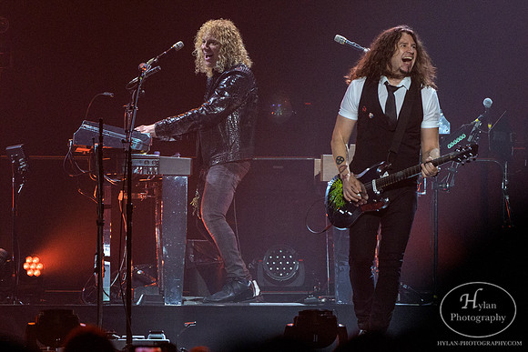 BonJovi-HylanPhotography-PPLCenter-WLEV-2-10.jpg