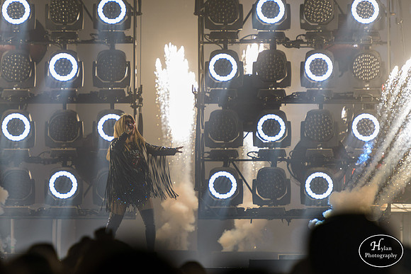 ShaniaTwain-HylanPhotography-PPLCenter-CatCountry-WLEV-204720.jpg