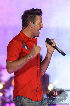 JakeOwen-HylanPhotography-MoheganSunArenaPa-CatCountry-210922.jpg