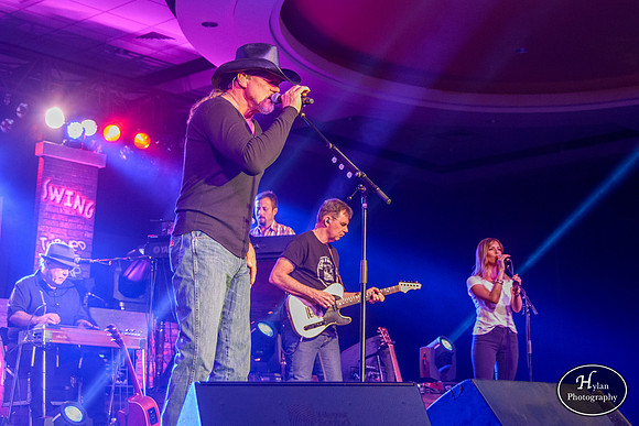 TraceAdkins-HylanPhotography-MoheganSunPocono-CatCountry-211316.jpg