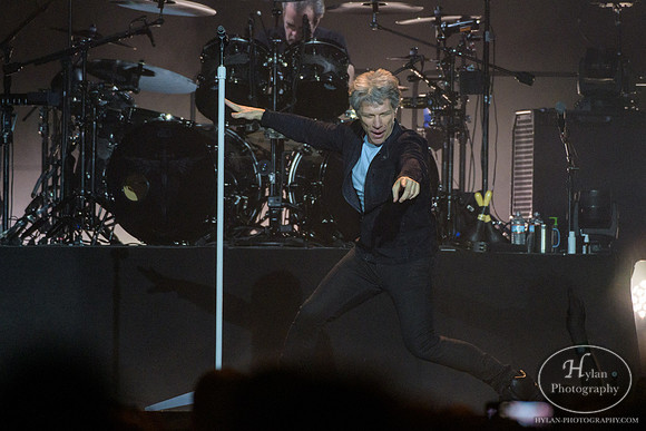 BonJovi-HylanPhotography-PPLCenter-WLEV-3-2.jpg