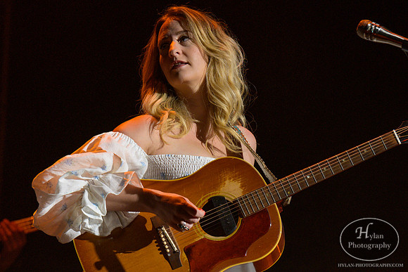 MargoPrice-HylanPhotography-PPLCenter-CatCountry96-194741.jpg