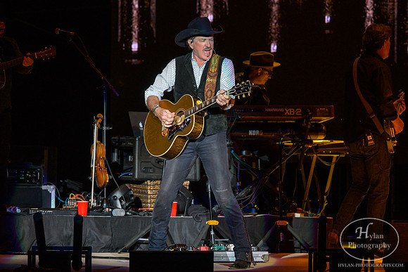 Brooks&Dunn-HylanPhotography-AllentownFair2019-WLEV-2.jpg