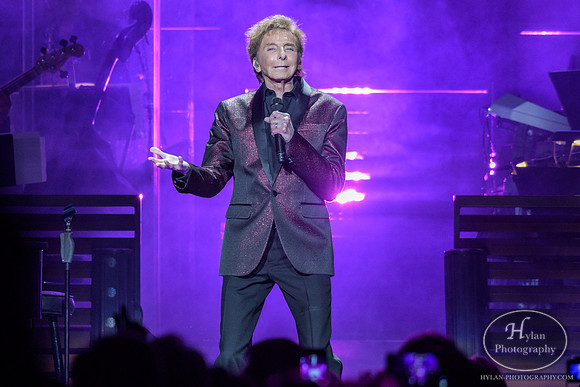 BarryManilow-HylanPhotography-PPLCenter-WLEV-194924.jpg