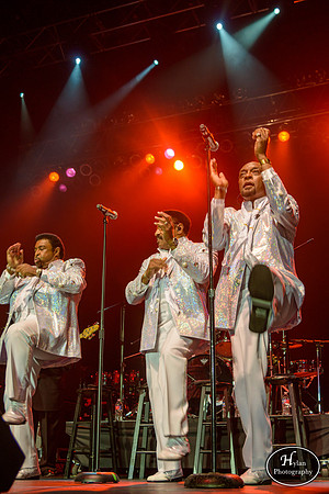 TemptaionsReview_ft_DennisEdwards-HylanPhotography-SandsBethlehemEventCenter-WLEV-200514.jpg