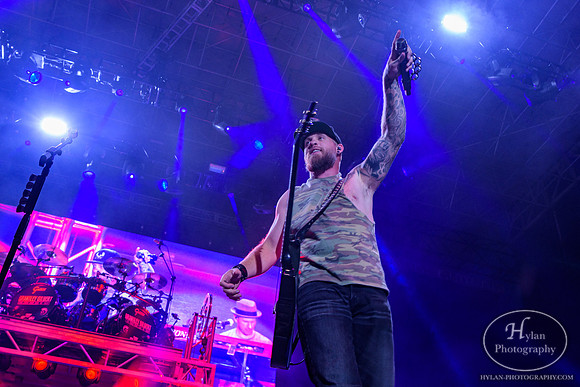 BrantleyGilbert-HylanPhotography-Musikfest2018-CatCountry-203039.jpg