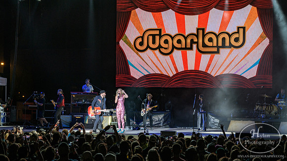 Sugarland-HylanPhotography-AllentownFair-CatCountry96-204810.jpg