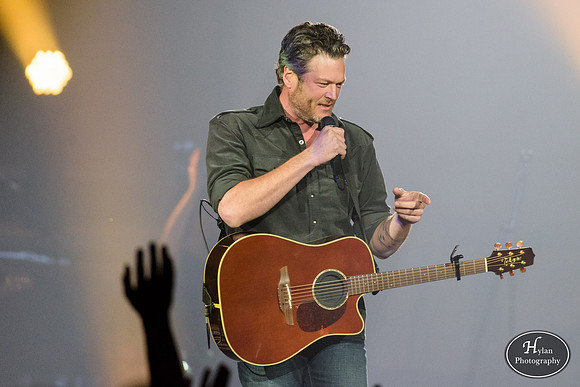 BlakeShelton-HylanPhotography-MoheganSunArena-CatCountry-02-2.jpg