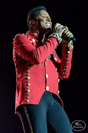 TheJacksons-HylanPhotography-SandsBethlehemEventCenter-WLEV-230712.jpg